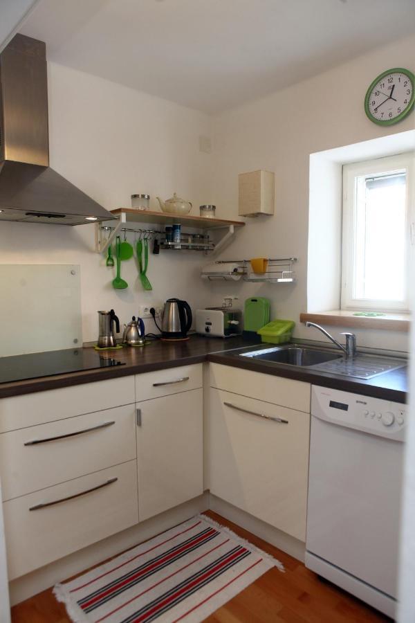 Spacious For 5 Pax Bg Apartment