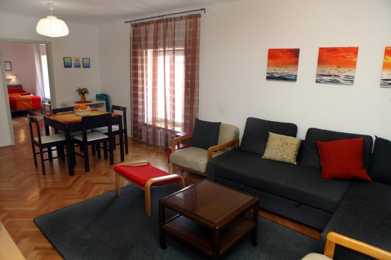 Spacious For 5 Pax Bg *
