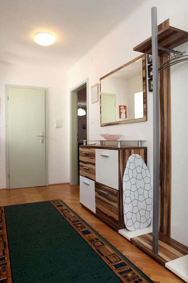 Spacious For 5 Pax Bg Piran