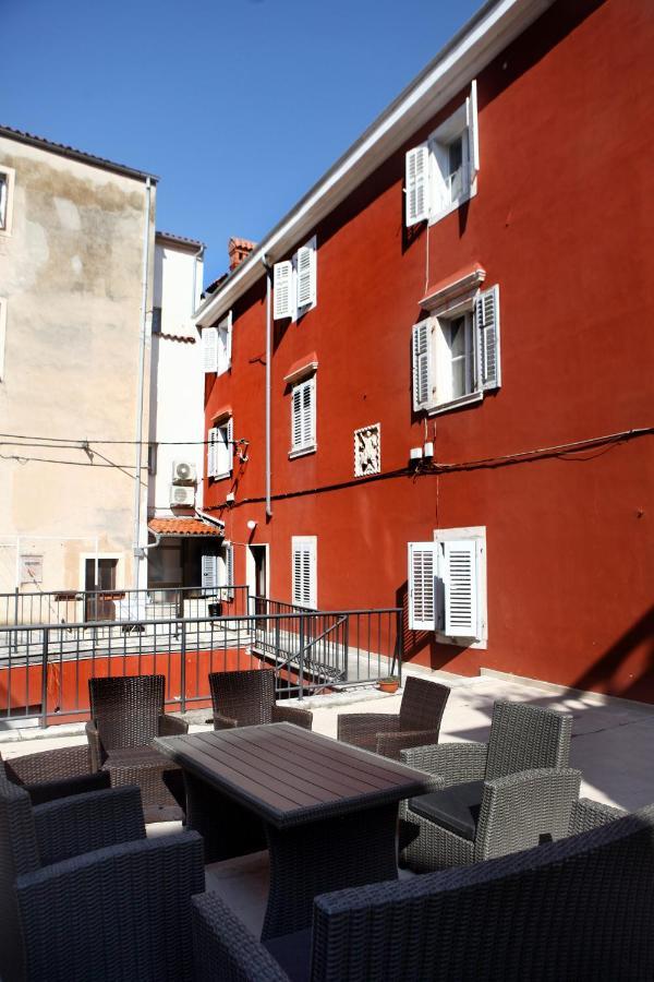 Spacious For 5 Pax Bg Apartment *